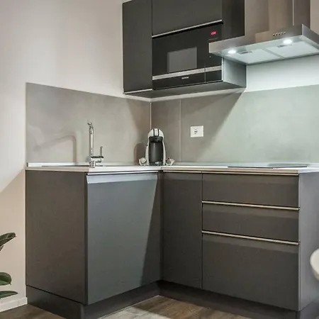 Cucchiari 6b Apartment *