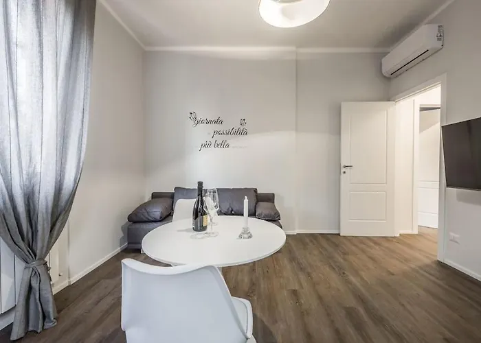 Cucchiari 6b Lägenhet Modena