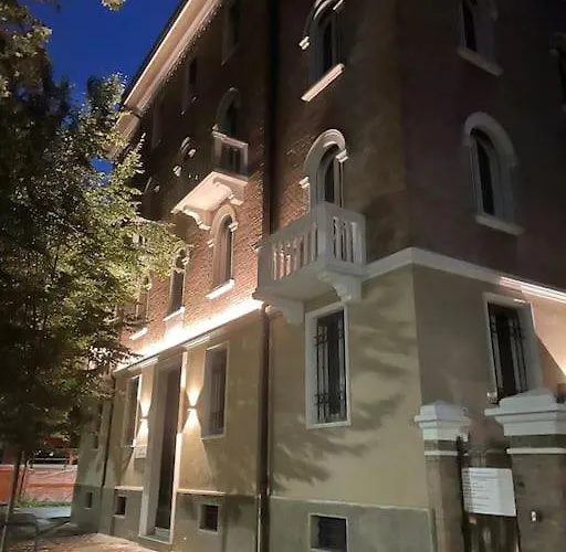 Cucchiari 6b Lägenhet Modena