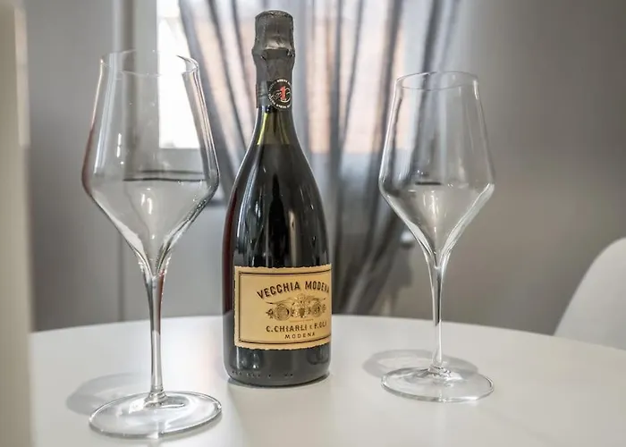 Cucchiari 6b Lägenhet Modena